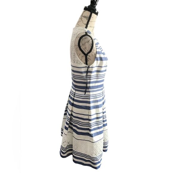 Vince Camuto Size 8 Blue and White Sleeveless Dress - Picture 3 of 9